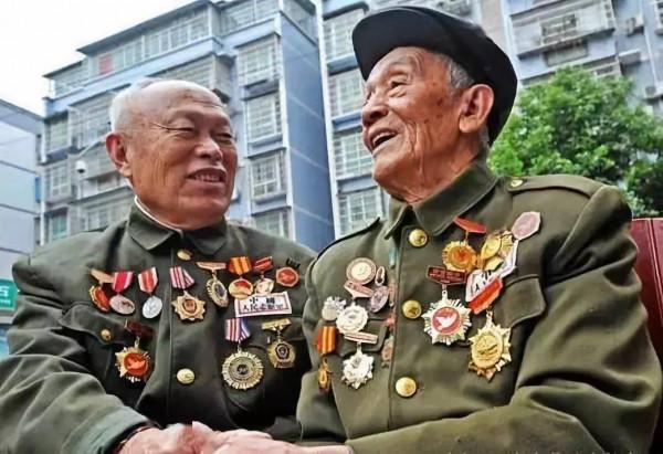 老兵隱居32年,國家苦苦尋找,這位老兵身上有著怎樣的傳奇故事? 老兵隱居32年,國家苦苦尋找,這位老兵身上有著怎樣的傳奇故事?