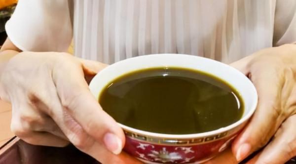 喝中藥時，儘量少吃這4類食物，再喜歡也請管住嘴，以免影響藥效