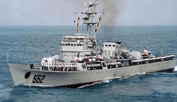 香港迴歸的背後，中英軍艦對峙72小時，中方：撞就撞，誰怕誰