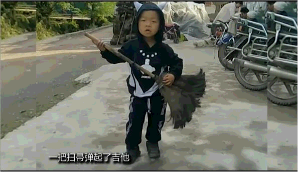 6歲萌娃會憋尿唱歌憑實力圈粉,網友看了急得直跺腳 6歲萌娃會憋尿唱歌憑實力圈粉,網友看了急得直跺腳