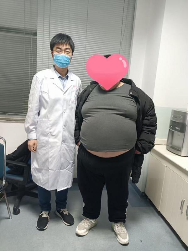 減重手術後半年,從330斤瘦到230斤 減重手術後半年,從330斤瘦到230斤