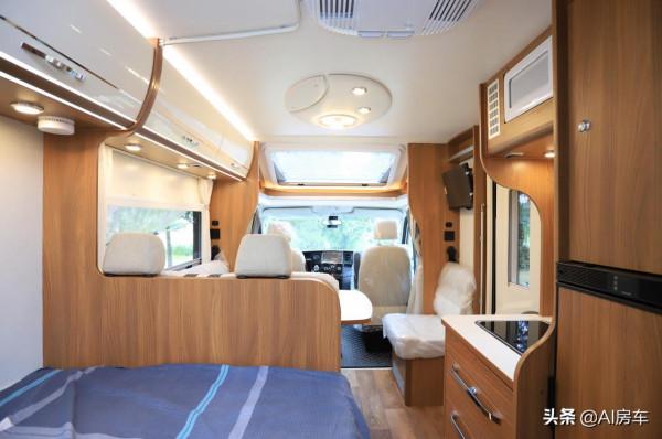 德系合資，6座3.0T動力，油耗8毛/公里，有吃住功能，實拍朗宸T60