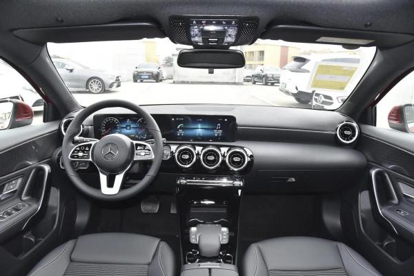 內飾奢華燃油經濟，23&period;68萬起售，進口賓士A級值得入手嗎？