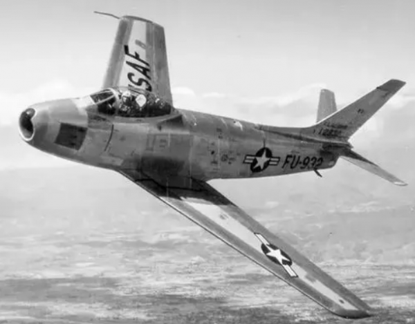 美軍飛行員擊落一架運輸機，21名蘇軍當場犧牲，蘇聯：以血還血