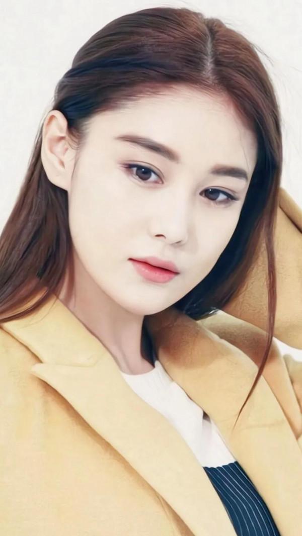 張馨予高畫質圖片