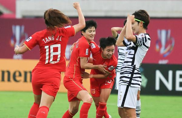 足球&mdash;&mdash;女足亞洲盃：中國隊奪冠