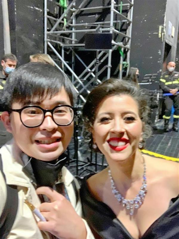 中國男高音義大利音樂會“突然發聲”遭質疑,莫華倫王丹萍力撐:這段表演並未冒犯藝術家 中國男高音義大利音樂會“突然發聲”遭質疑,莫華倫王丹萍力撐:這段表演並未冒犯藝術家