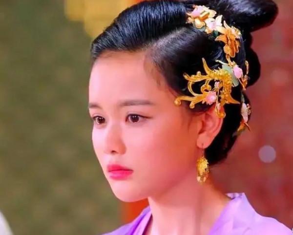 單看硬照美如畫，一到戲裡就&OpenCurlyDoubleQuote;拉胯&rdquo;，這2位女星顏值成謎