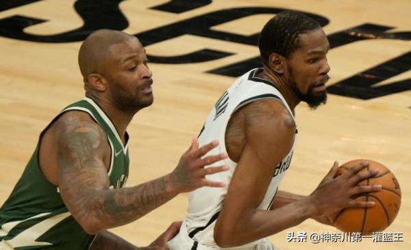 詹娜曬布克躺平照，歐文上賽季被罰金額曝光，塔克談為何離開雄鹿