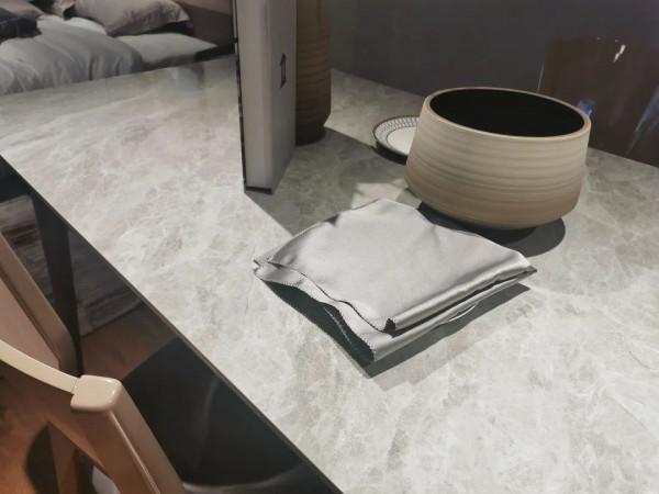 巖板傢俱最大的缺陷 巖板傢俱最大的缺陷