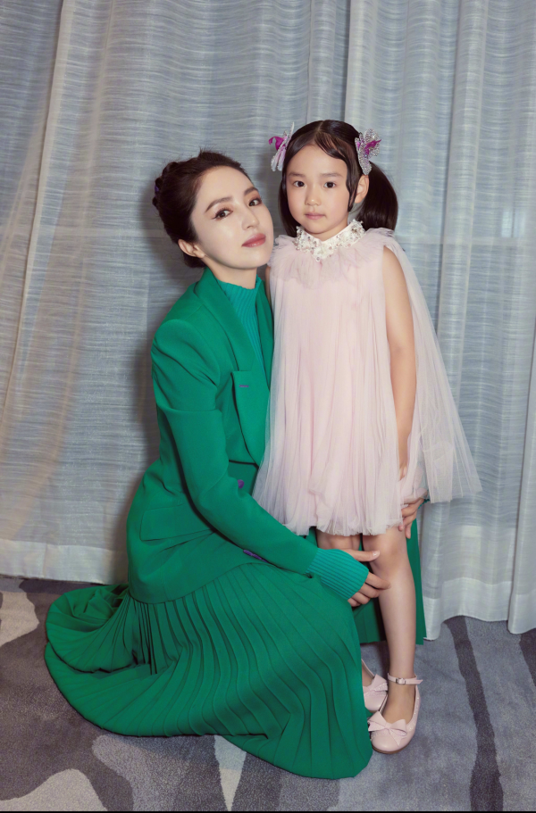 長相浪費基因？這些星二代，明明跟父母共用一張臉