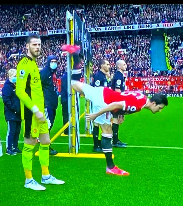 零分!曼聯隊長不斷失誤送禮,3場直接導致8粒失球,慘敗馬上道歉 零分!曼聯隊長不斷失誤送禮,3場直接導致8粒失球,慘敗馬上道歉