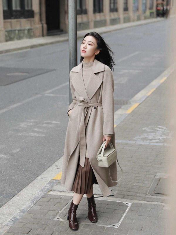 “長款大衣”也太適合冬天了,配上毛衣或長款提升氣質,溫暖顯瘦 “長款大衣”也太適合冬天了,配上毛衣或長款提升氣質,溫暖顯瘦