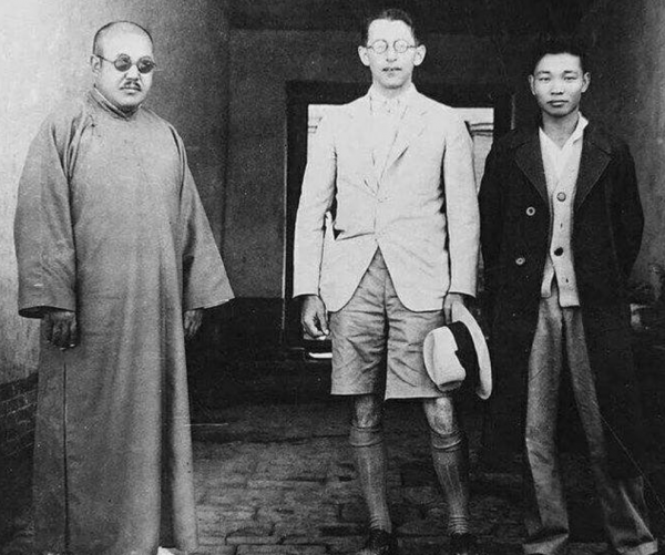 馬鴻逵晚年有多慘？被老蔣清算，帶3老婆逃美國，生活卻雞飛狗跳