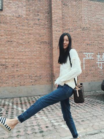 劉雯未PS照傳出，世界上竟有如此完美的腿！腿長就是任性