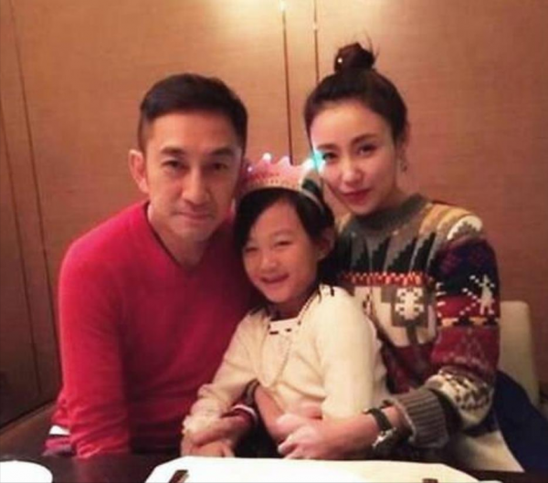 定居內陸的港臺明星，各有各的企圖，有人慘遭封殺，有人星途坦蕩