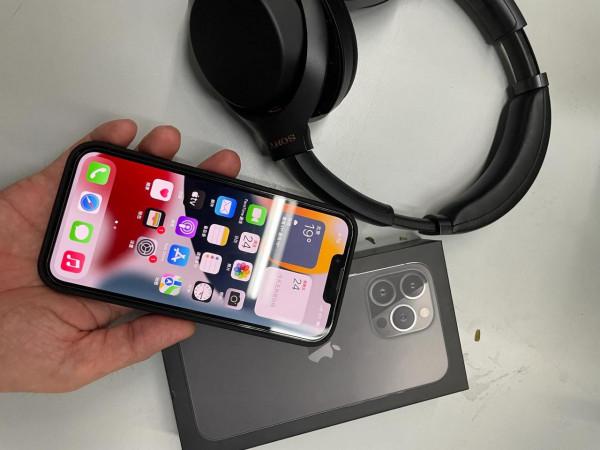 蘋果13，開箱了，是真的香，高重新整理率超級流暢