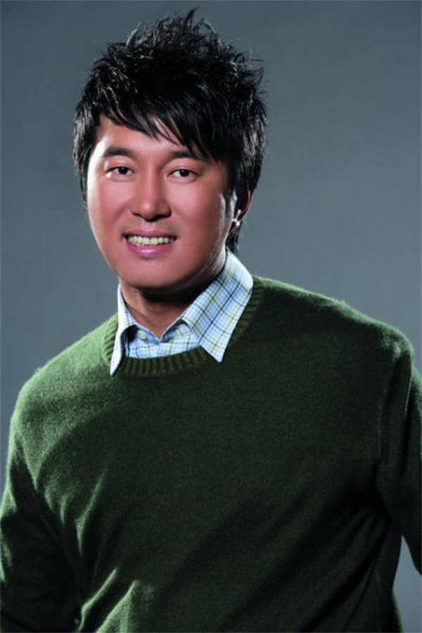 姚貝娜墓地：鮮花環繞祭拜者絡繹不絕，少女銅像讓人心生憐惜