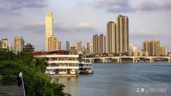 廣西第一大城市南寧，摩天大樓超過成都，十年後能否成為一線城市