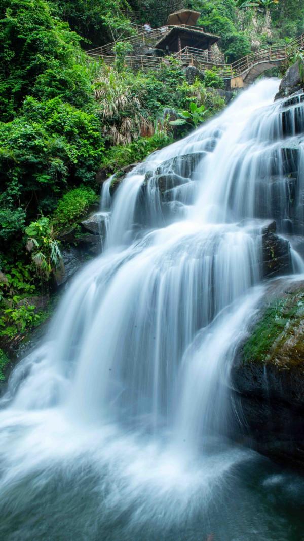 何必去黃果樹!廣東有超美嶺南第一瀑,藏在山谷幽深處,景美人少 何必去黃果樹!廣東有超美嶺南第一瀑,藏在山谷幽深處,景美人少