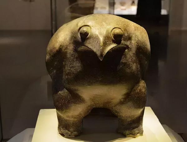 陝西農民撿到一個怪碗，放院子當雞食盆，經專家鑑定為國寶級文物