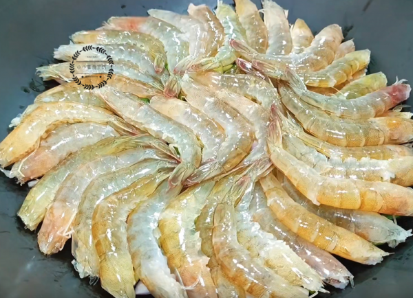 白灼蝦時，直接下鍋煮就錯了！牢記這3點，蝦肉鮮甜無腥味，賊香