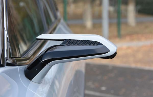 科技配置越級 搭華為鴻蒙車機OS系統 靜態體驗北京汽車 魔方