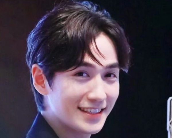 總感覺朱一龍神似一個人，終於找到了，眉眼也太像了