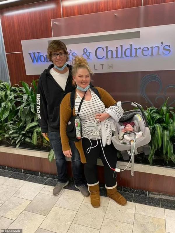 美國罕見雙子宮媽媽，一邊各懷一個娃，22周半早產只存活一個