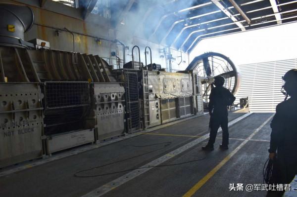 日本海自抵達湯加，兩棲登陸裝備超過071，救援背後更像一場演習