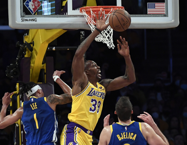 詹皇大肆慶祝入選75大巨星,霍華德主動點贊,他心中冤屈無處發洩 詹皇大肆慶祝入選75大巨星,霍華德主動點贊,他心中冤屈無處發洩