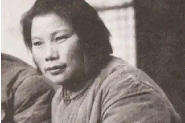 巾幗女英雄王泉媛，二十四歲被俘，徐徐老矣才被確認身份