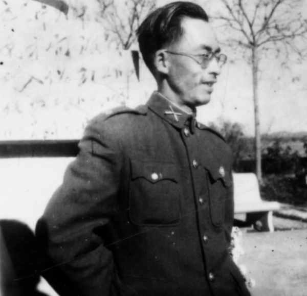 1949年國軍副師長被三野活捉,微笑著跟看守說:我可是自己人 1949年國軍副師長被三野活捉,微笑著跟看守說:我可是自己人