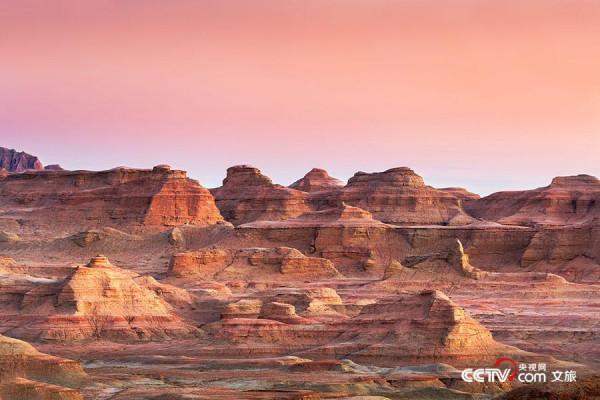 奔赴大西北 在天高地闊中感受神奇的自然之美 奔赴大西北 在天高地闊中感受神奇的自然之美