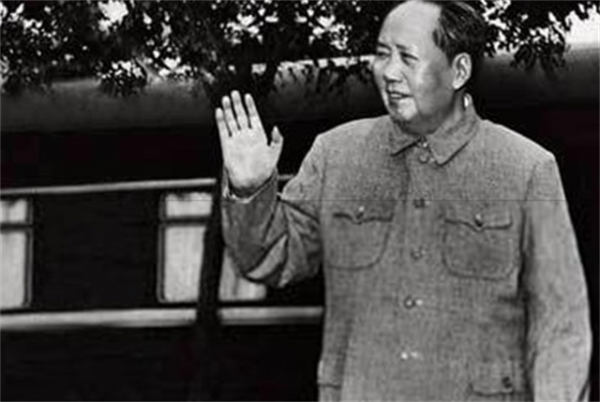1958年，毛主席問“關公姓什麼”，結果沒人答對