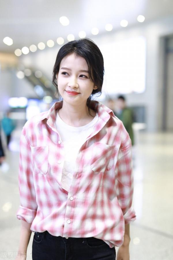 孫怡：和李沁好像的一個人，長得好嫩啊