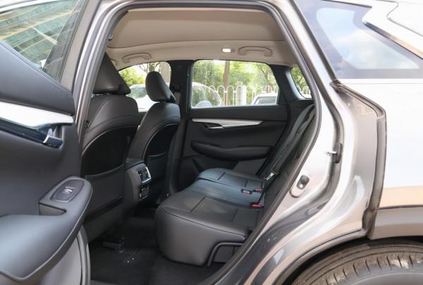 英菲尼迪QX50，配BOSE音響，全系2.0T沃德十佳引擎，入門才26萬多