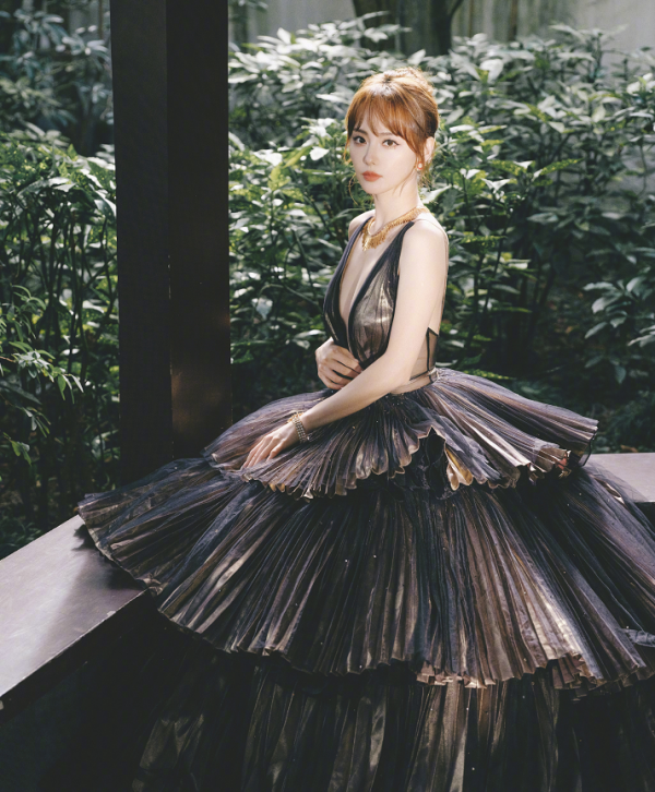 一個比一個P得狠!離開了打光和精修,女明星們到底長什麼樣? 一個比一個P得狠!離開了打光和精修,女明星們到底長什麼樣?