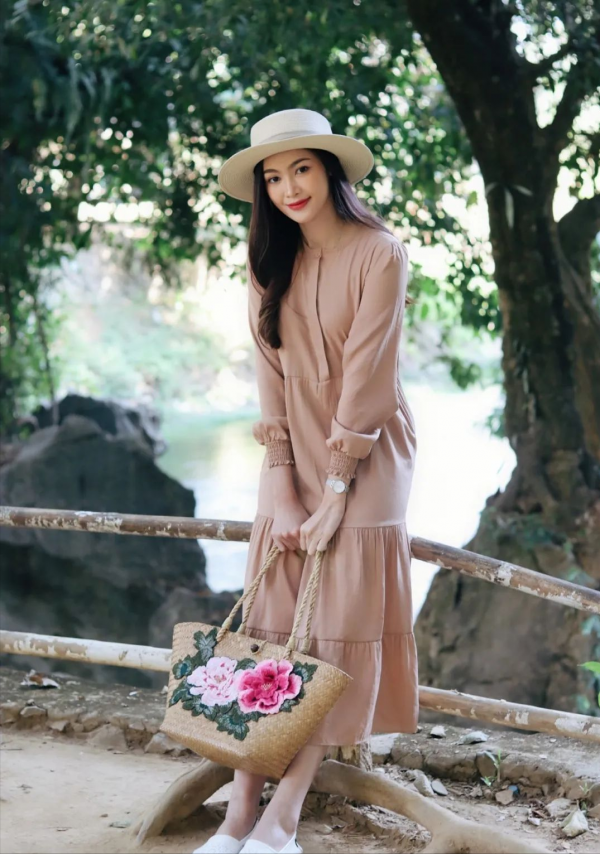 這位寮國名媛曾將東南亞溫柔的氣質帶到了中國大陸的對岸