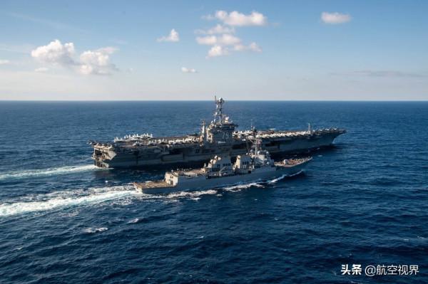 針鋒相對！美航母咄咄逼人，俄巡洋艦逼近，4.8噸導彈可打爆航母