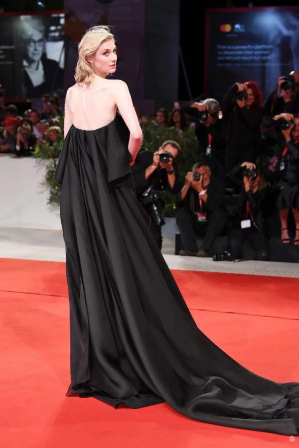 每張路透圖都讓人喊&OpenCurlyDoubleQuote;我的天&rdquo;！是哪個女明星這麼受歡迎？