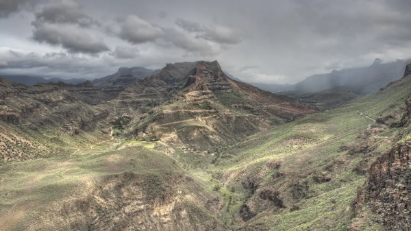 跟著亨利卡維爾一起去看風景如畫的《獵魔人》取景地