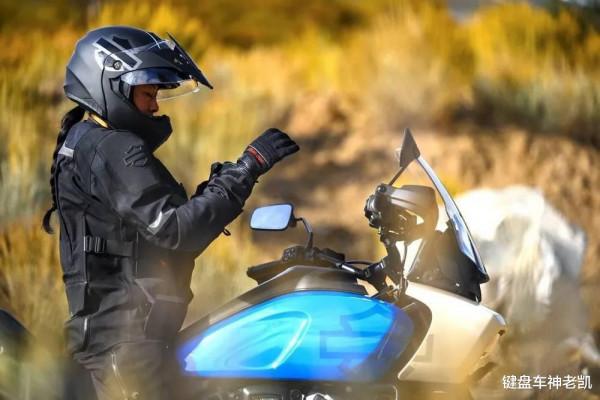 哈雷Pan American“泛美”ADV迎來首次更新，配色時尚、電控升級