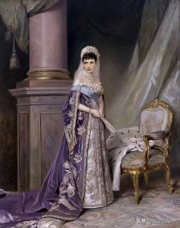 22歲喪子，英國王室覬覦她的珠寶，壕到閃瞎眼的俄國末代皇太后