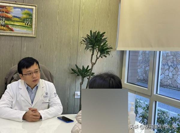 48歲女士面部提升&plus;雙眼皮，術後三個月，對比改變年輕15歲