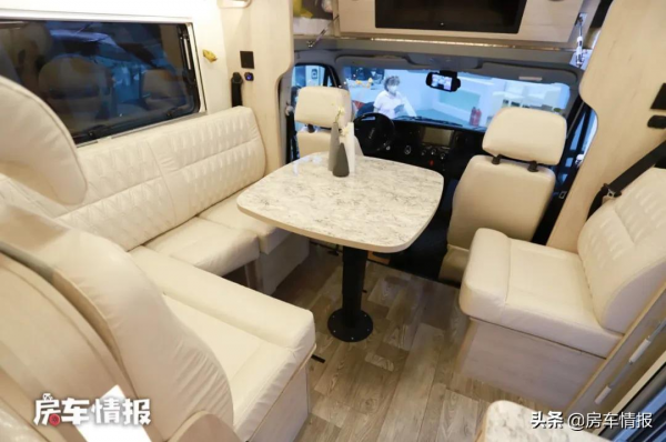 中德合資房車長啥樣?造型少見出廠10多度電,保溫倍好冬天也能住 中德合資房車長啥樣?造型少見出廠10多度電,保溫倍好冬天也能住