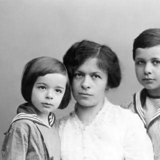 愛因斯坦和他的女人們 愛因斯坦和他的女人們