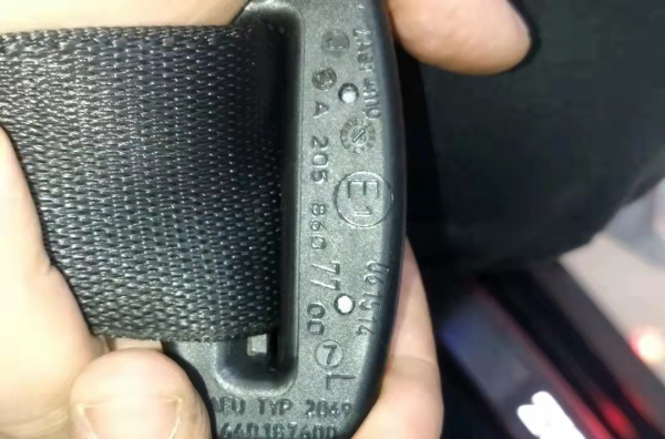 才開兩年掉價13萬，32萬買20款賓士glc真值！晚一步就被別人買走