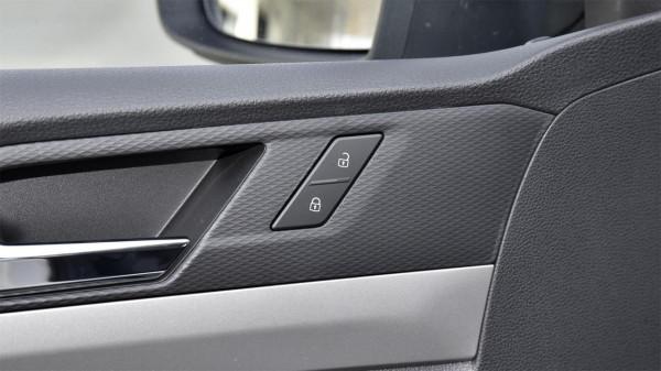 見過這11款汽車配置的人，還有小於30歲的嗎？