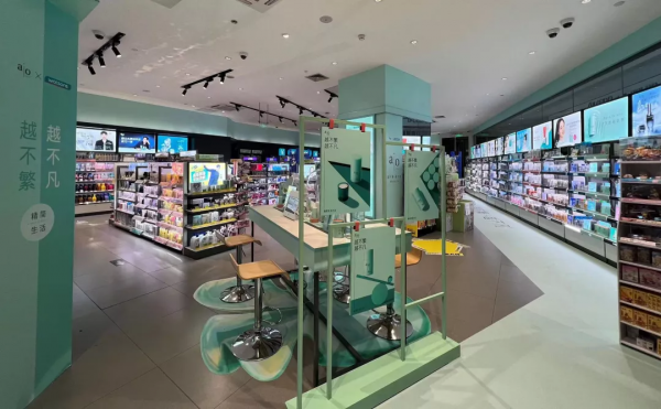 一場化妝品零售大改造，正在屈臣氏發生